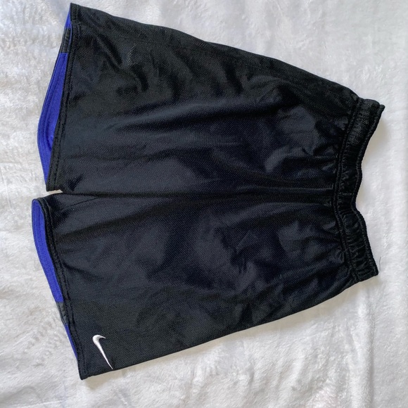 Nike Reversible Shorts - Picture 4 of 5